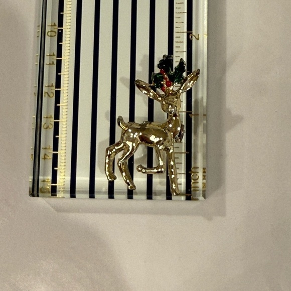 Vintage gold reindeer brooch - Picture 4 of 5